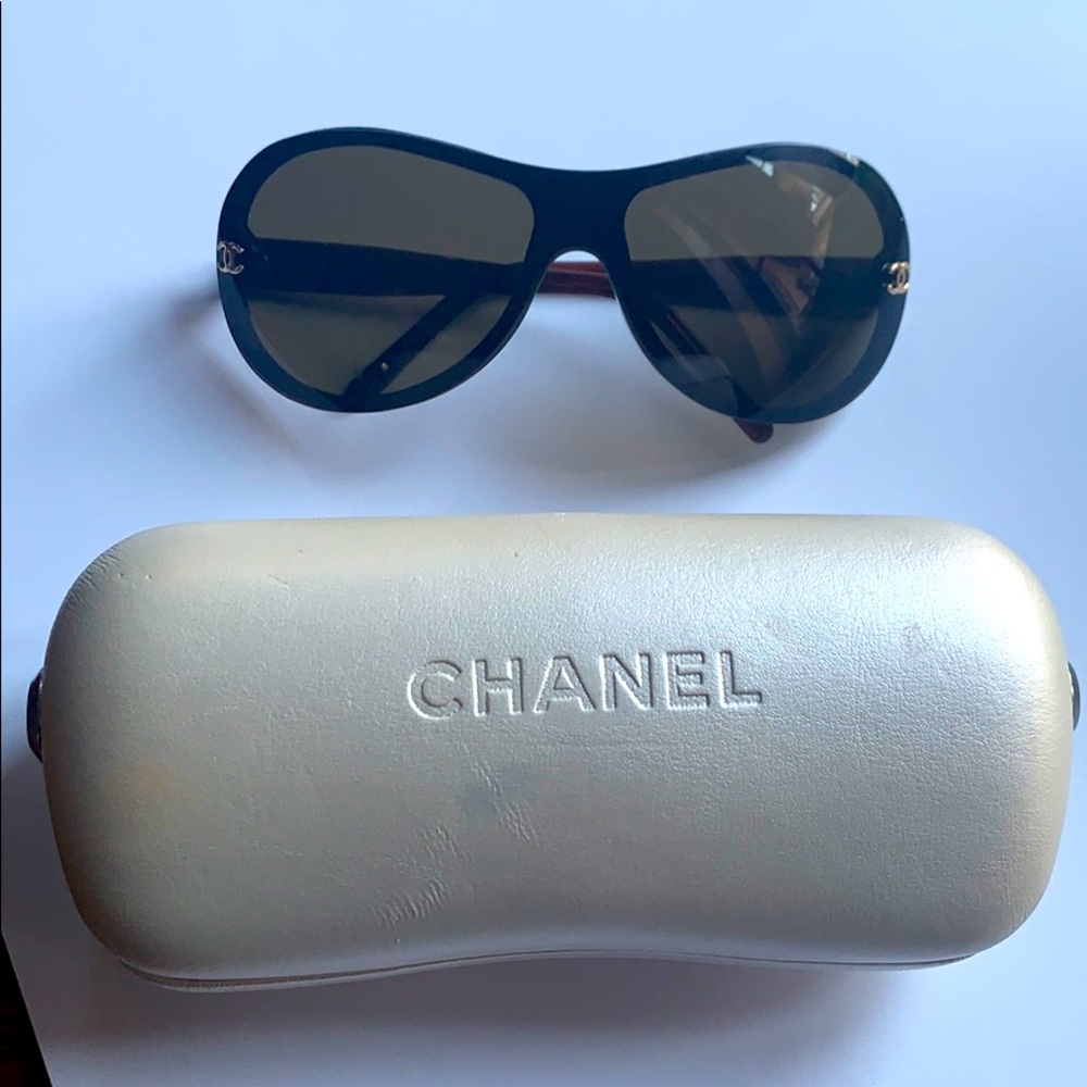 Vintage CHANEL shield Sunglasses Circa 2005